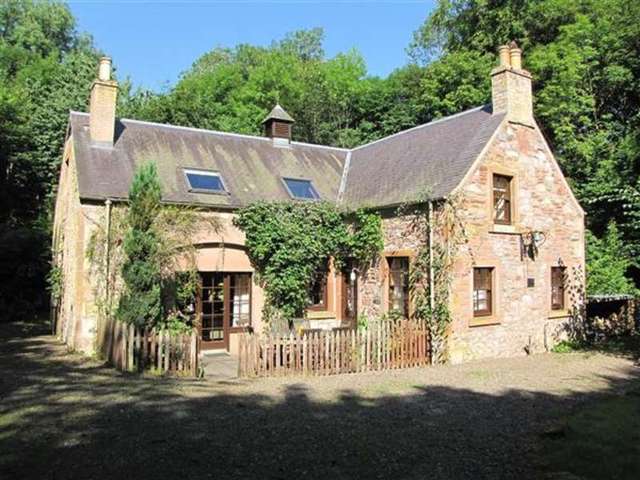  Image of 4 bedroom Detached house to rent in St. Boswells Melrose TD6 at St Boswells, TD6 0EL