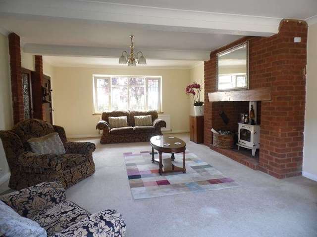  Image of 4 bedroom Detached house for sale in Wavertree Road Benfleet SS7 at Wavertree Road  Benfleet, SS7 5AP