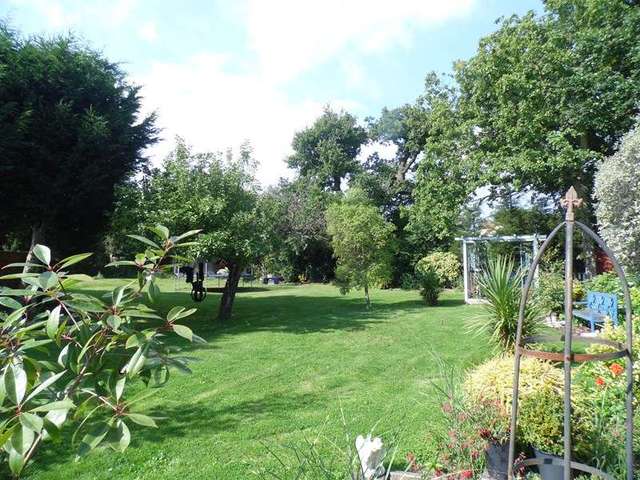 Image of 4 bedroom Detached house for sale in Wavertree Road Benfleet SS7 at Wavertree Road  Benfleet, SS7 5AP