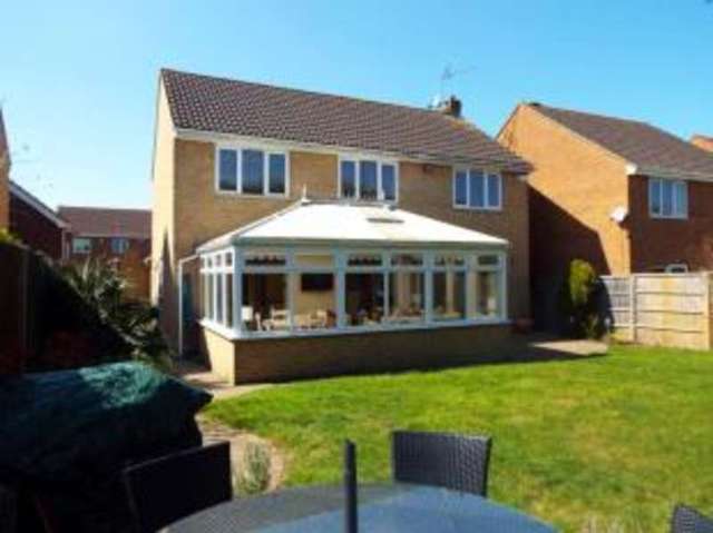  Image of 4 bedroom Detached house for sale in Webb Close Letchworth Garden City SG6 at Letchworth Garden City Hertfordshire Letchworth, SG6 2TY
