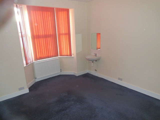  Image of 1 bedroom Detached house to rent in Westborough Road Westcliff-on-Sea SS0 at Westcliff On Sea  Southend, SS0 9DR