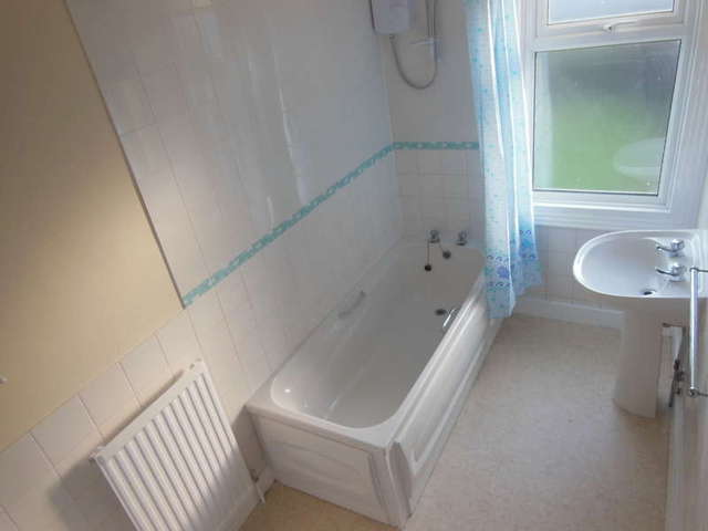  Image of 1 bedroom Detached house to rent in Westborough Road Westcliff-on-Sea SS0 at Westcliff On Sea  Southend, SS0 9DR