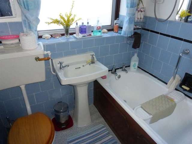  Image of 3 bedroom Detached house for sale in West End Avenue Nottage Porthcawl CF36 at Porthcawl  Porthcawl, CF36 3NG