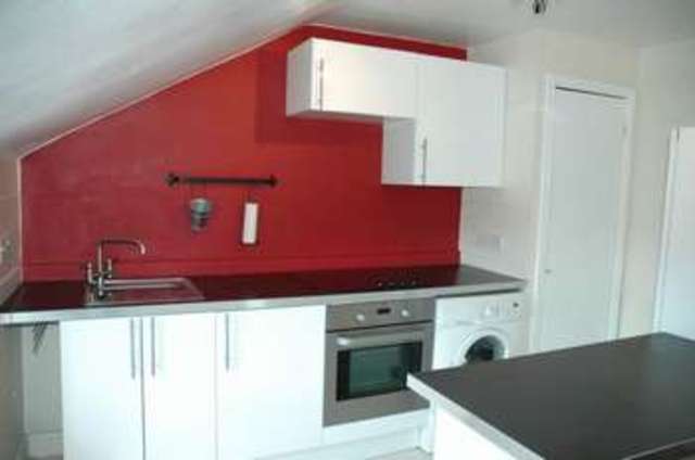  Image of 2 bedroom Flat to rent in West Park Bristol BS8 at West Park  Bristol, BS8 2LX