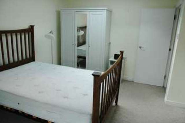  Image of 2 bedroom Flat to rent in West Park Bristol BS8 at West Park  Bristol, BS8 2LX