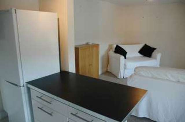  Image of 2 bedroom Flat to rent in West Park Bristol BS8 at West Park  Bristol, BS8 2LX