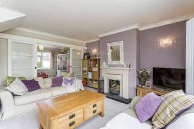  Image of 4 bedroom Detached house for sale in Westbourne Avenue Emsworth PO10 at Westbourne Avenue  Emsworth, PO10 7QU