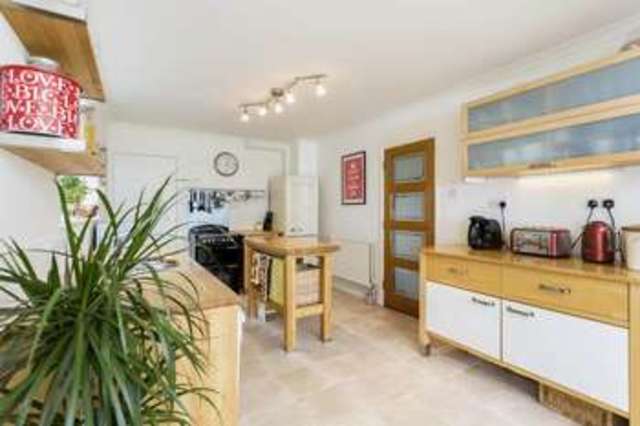  Image of 4 bedroom Detached house for sale in Westbourne Avenue Emsworth PO10 at Westbourne Avenue  Emsworth, PO10 7QU