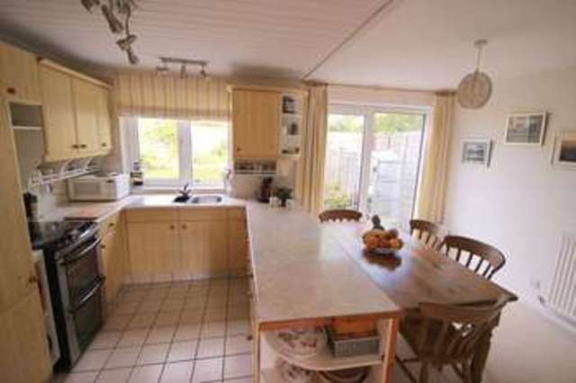  Image of 3 bedroom Semi-Detached house for sale in Westfield Crescent Wellesbourne Warwick CV35 at Westfield Crescent Wellesbourne Warwick, CV35 9RP