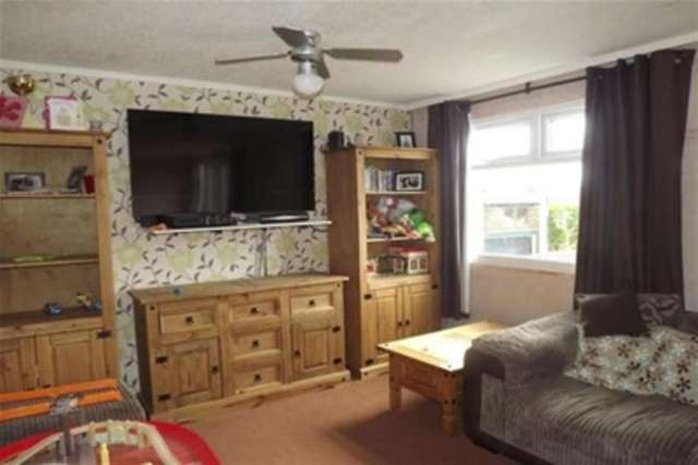  Image of 3 bedroom Terraced house to rent in Whinacre Walk Sheffield S8 at Sheffield, S8 8EP
