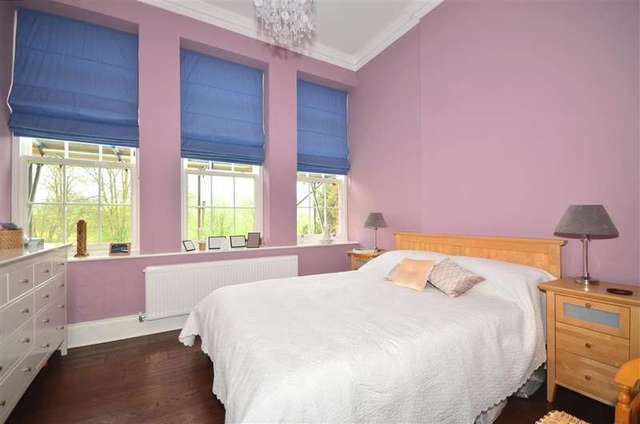  Image of 3 bedroom Flat for sale in Whitecroft Park Newport PO30 at Newport Isle of Wight Newport, PO30 3DW