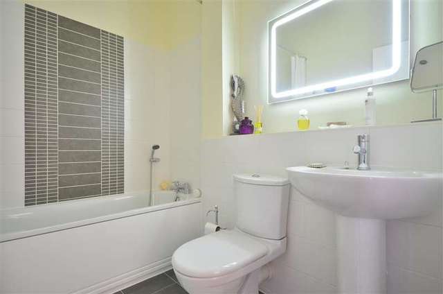  Image of 3 bedroom Flat for sale in Whitecroft Park Newport PO30 at Newport Isle of Wight Newport, PO30 3DW