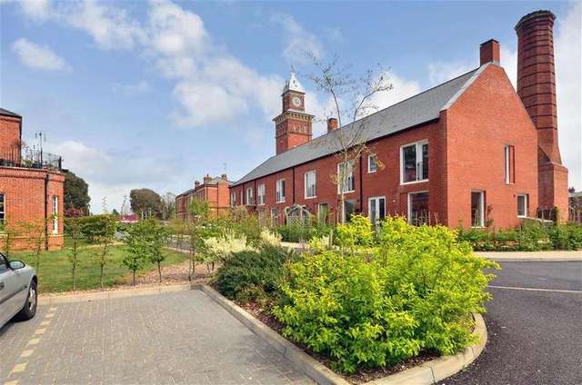  Image of 3 bedroom Flat for sale in Whitecroft Park Newport PO30 at Newport Isle of Wight Newport, PO30 3DW