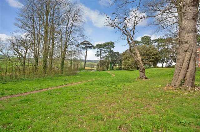  Image of 3 bedroom Flat for sale in Whitecroft Park Newport PO30 at Newport Isle of Wight Newport, PO30 3DW