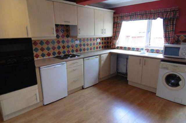  Image of 2 bedroom Terraced house to rent in Whitehall Street Wakefield WF2 at Wakefield Wrenthorpe, WF2 9BG