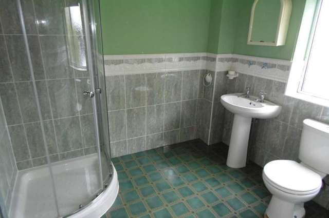  Image of 2 bedroom Terraced house to rent in Whitehall Street Wakefield WF2 at Wakefield Wrenthorpe, WF2 9BG