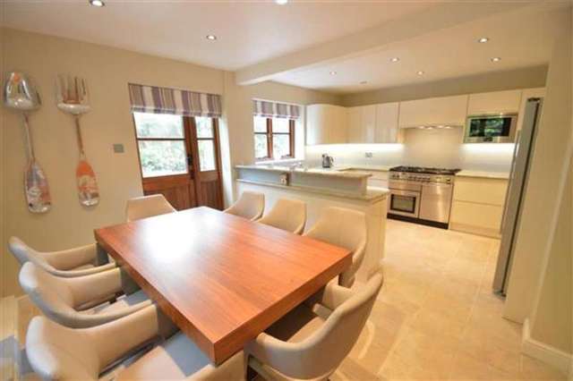  Image of 2 bedroom Detached house for sale in Mays Lane Barnet EN5 at Arkley, EN5 2AH