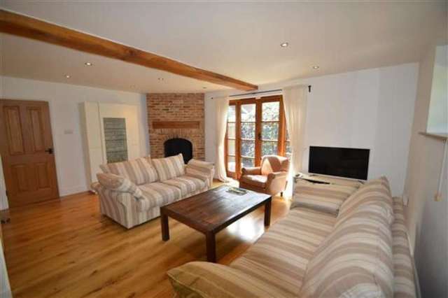  Image of 2 bedroom Detached house for sale in Mays Lane Barnet EN5 at Arkley, EN5 2AH