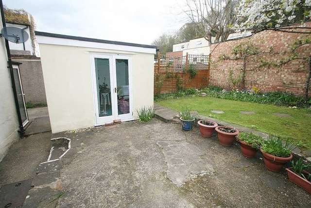 Image of 4 bedroom End of Terrace for sale in Godstone Road Whyteleafe CR3 at Whyteleafe Surrey, CR3 0EH