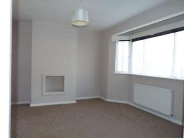  Image of 3 bedroom Terraced house for sale in Wilsden Avenue Luton LU1 at Luton Bedfordshire Luton, LU1 5HW