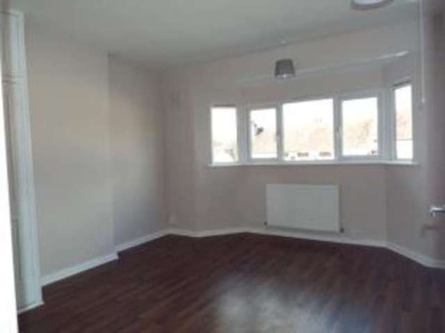  Image of 3 bedroom Terraced house for sale in Wilsden Avenue Luton LU1 at Luton Bedfordshire Luton, LU1 5HW