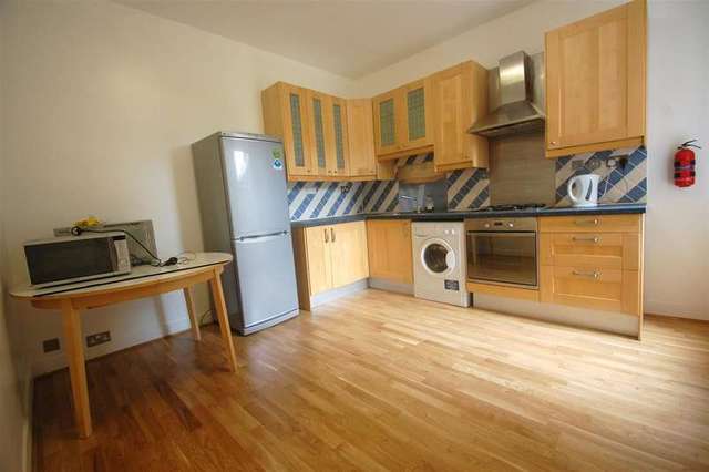  Image of 4 bedroom Terraced house to rent in Wimbledon Park Road London SW18 at West Hill, SW18 5RH