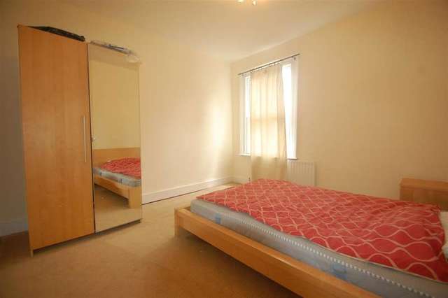  Image of 4 bedroom Terraced house to rent in Wimbledon Park Road London SW18 at West Hill, SW18 5RH