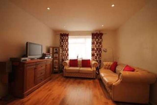  Image of 3 bedroom Property for sale in Windmill Avenue Hassocks BN6 at Windmill Avenue  Hassocks, BN6 8LJ