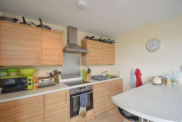  Image of 4 bedroom Apartment for sale in Woking Close London SW15 at Roehampton, SW15 5JZ