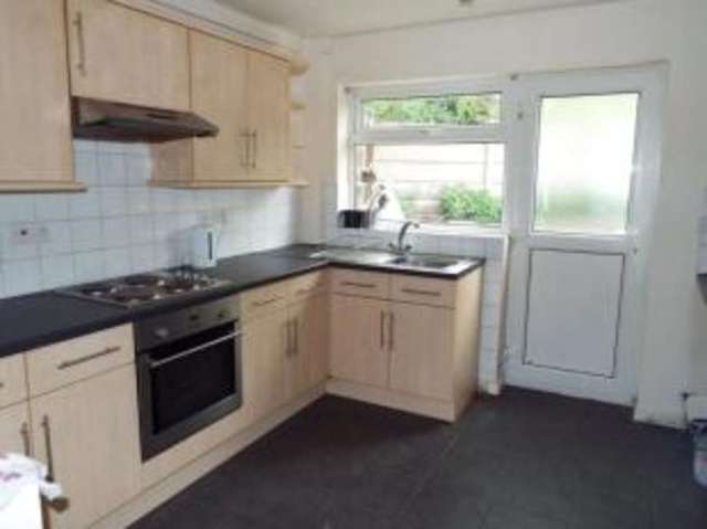  Image of 3 bedroom Terraced house for sale in Woodhouse Road Mansfield NG18 at Mansfield Nottinghamshire Mansfield, NG18 2BA