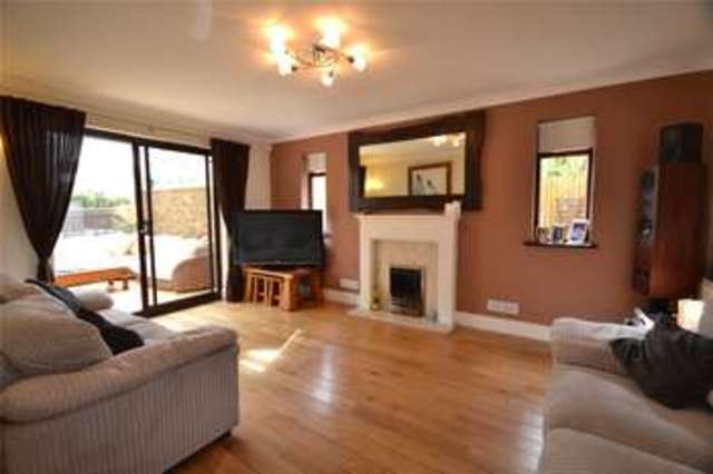  Image of 4 bedroom Detached house to rent in Woodmere Bracknell RG12 at Harmans Water Bracknell Easthampstead, RG12 9QW