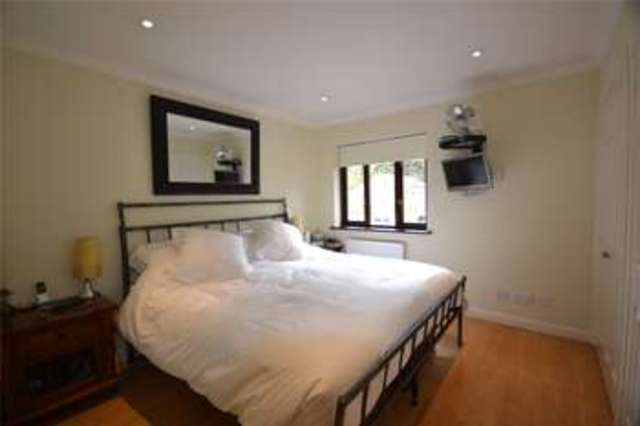  Image of 4 bedroom Detached house to rent in Woodmere Bracknell RG12 at Harmans Water Bracknell Easthampstead, RG12 9QW