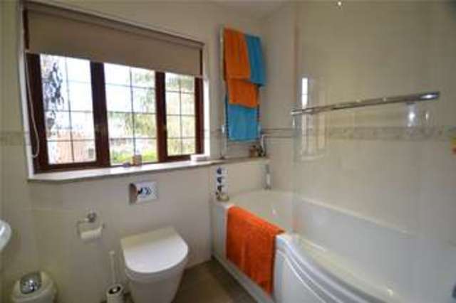  Image of 4 bedroom Detached house to rent in Woodmere Bracknell RG12 at Harmans Water Bracknell Easthampstead, RG12 9QW