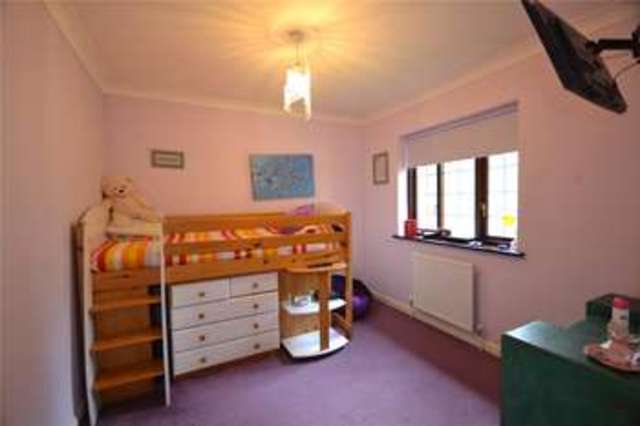  Image of 4 bedroom Detached house to rent in Woodmere Bracknell RG12 at Harmans Water Bracknell Easthampstead, RG12 9QW