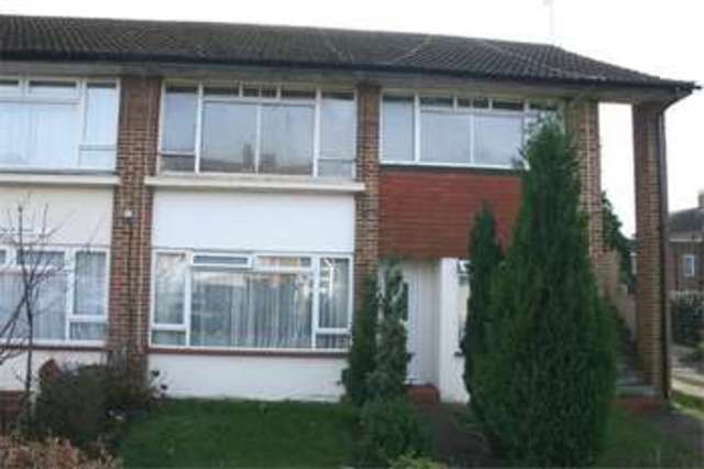  Image of 2 bedroom Flat for sale in Woodside Park Road London N12 at Woodside Park Road  London, N12 8RU