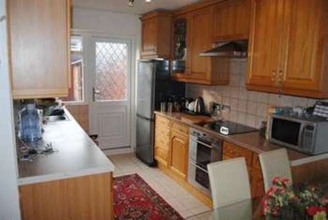  Image of 2 bedroom Flat for sale in Woodside Park Road London N12 at Woodside Park Road  London, N12 8RU