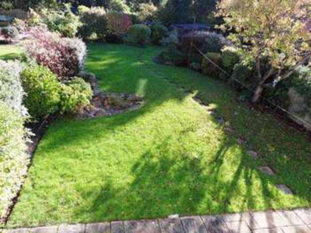  Image of 5 bedroom Property to rent in Woodview Close Ashtead KT21 at Woodview Close  Ashtead, KT21 1HA