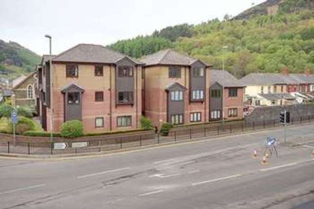  Image of 2 bedroom Flat to rent in Woodward Road Cross Keys Newport NP11 at Woodward Road Cross Keys Newport, NP11 7AT