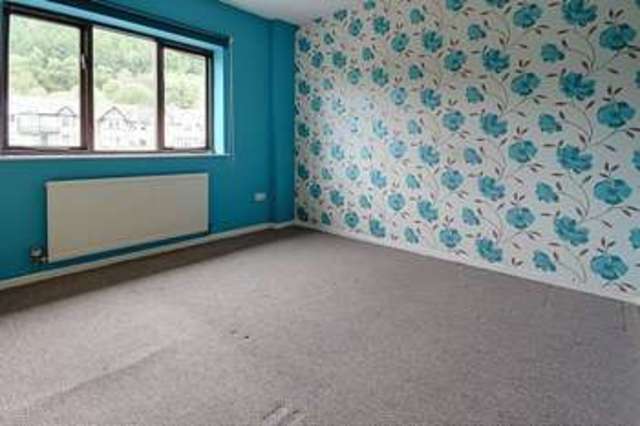  Image of 2 bedroom Flat to rent in Woodward Road Cross Keys Newport NP11 at Woodward Road Cross Keys Newport, NP11 7AT