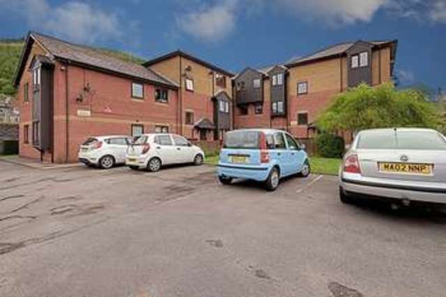  Image of 2 bedroom Flat to rent in Woodward Road Cross Keys Newport NP11 at Woodward Road Cross Keys Newport, NP11 7AT