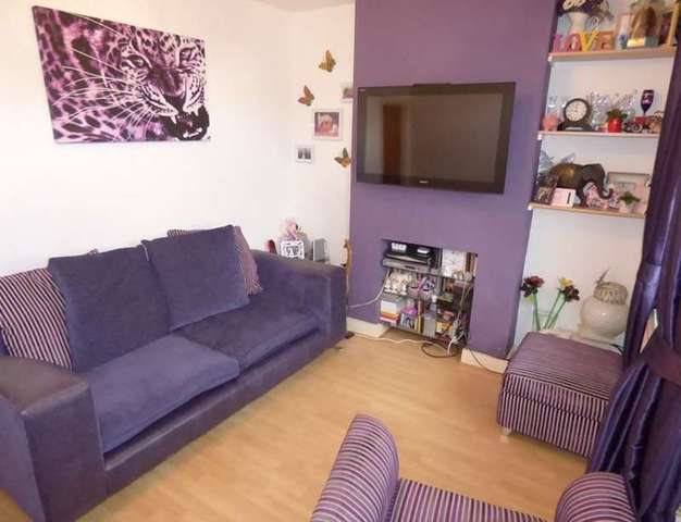  Image of 2 bedroom Detached house to rent in Worton Road Isleworth TW7 at Worton Road  Isleworth, TW7 6EG