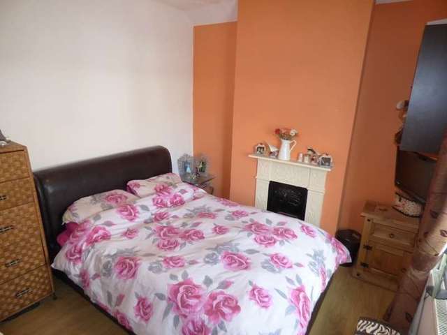  Image of 2 bedroom Detached house to rent in Worton Road Isleworth TW7 at Worton Road  Isleworth, TW7 6EG