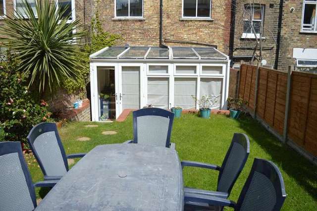  Image of 2 bedroom Flat to rent in Wray Crescent London N4 at Wray Crescent  London, N4 3LN