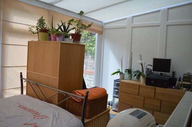  Image of 2 bedroom Flat to rent in Wray Crescent London N4 at Wray Crescent  London, N4 3LN