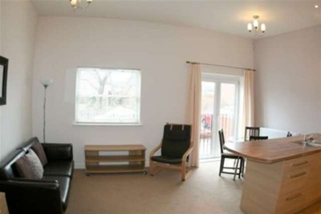  Image of 2 bedroom Flat to rent in Bewsey Street Warrington WA2 at Warrington, WA2 7JE