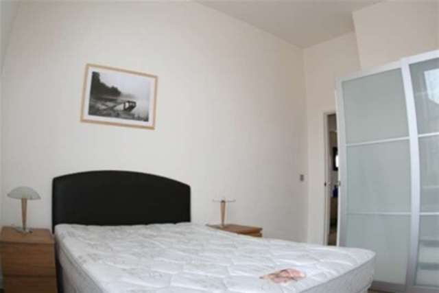  Image of 2 bedroom Flat to rent in Bewsey Street Warrington WA2 at Warrington, WA2 7JE
