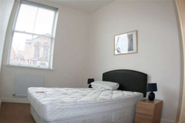  Image of 2 bedroom Flat to rent in Bewsey Street Warrington WA2 at Warrington, WA2 7JE