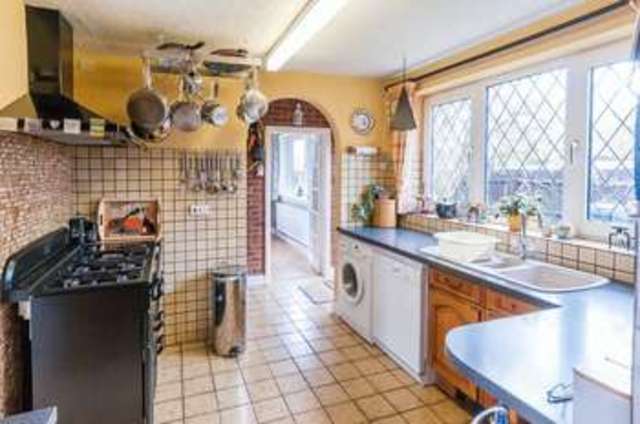  Image of 4 bedroom Detached house for sale in Wymington Road Rushden NN10 at Wymington Road  Rushden, NN10 9LA