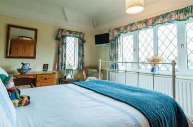  Image of 4 bedroom Detached house for sale in Wymington Road Rushden NN10 at Wymington Road  Rushden, NN10 9LA