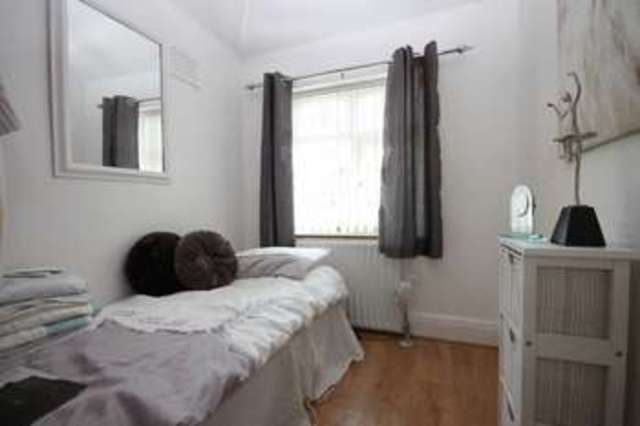  Image of 3 bedroom Semi-Detached house for sale in The Garth Yarnton Kidlington OX5 at The Garth  Yarnton, OX5 1NA